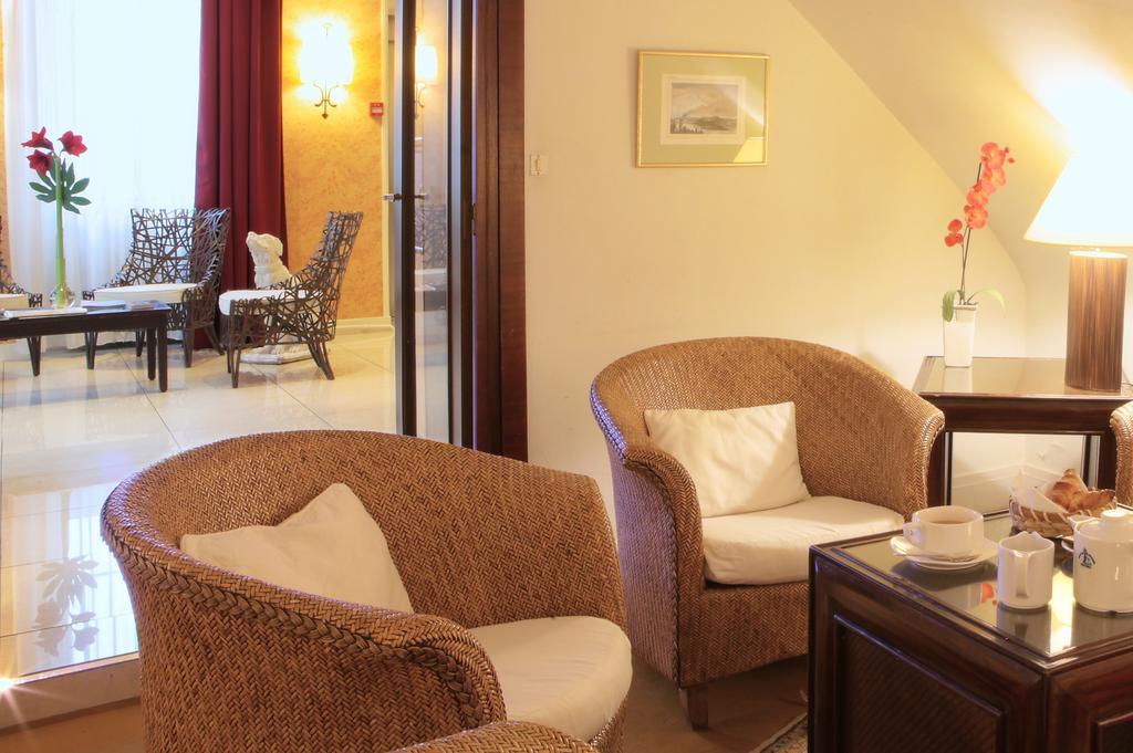 Best Western De Diane Νεβέρ Εξωτερικό φωτογραφία